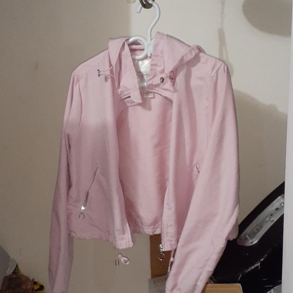 Pink windbreaker - Picture 4 of 4